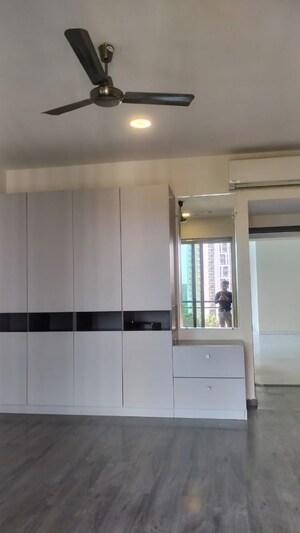 Bedroom in 3 BHK Apartment at DLF The Belaire, Sector 54 – for Sale