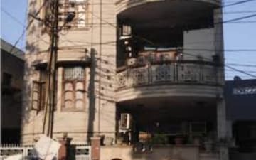 6+ BHK Villa For Sale in Paschim Vihar