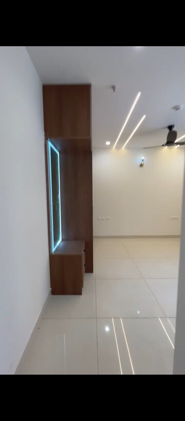 Room in 3.5 BHK Apartment at Prestige Tranquil, Kokapet – for Rent