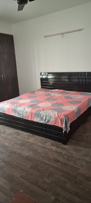 Bedroom in 3.5 BHK Apartment at Logix Blossom County, Sector 137 – for Rent