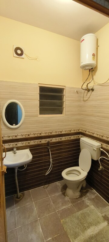 Bathroom in 1 BHK Builder Floor at Koramangala – for Rent