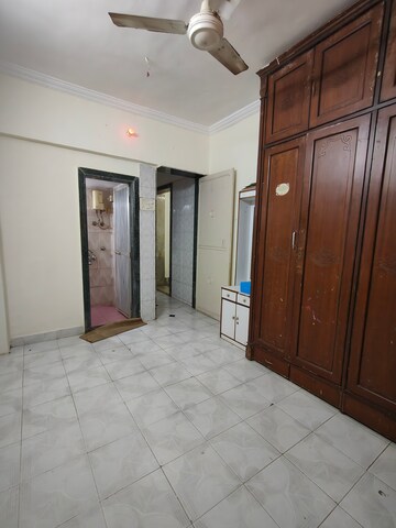 Room in 1 BHK Apartment at Sai Baba Complex Goregaon, Goregaon East – for Rent
