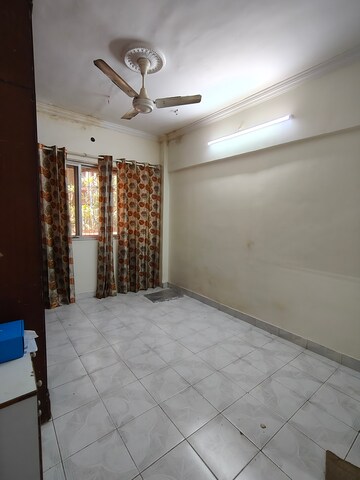 Room in 1 BHK Apartment at Sai Baba Complex Goregaon, Goregaon East – for Rent