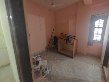 Room in 4 BHK Apartment at Banjara Hills – for Rent