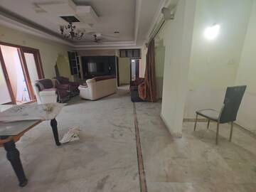 Living Room in 4 BHK Apartment at Banjara Hills – for Rent