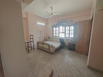 Bedroom in 4 BHK Apartment at Banjara Hills – for Rent