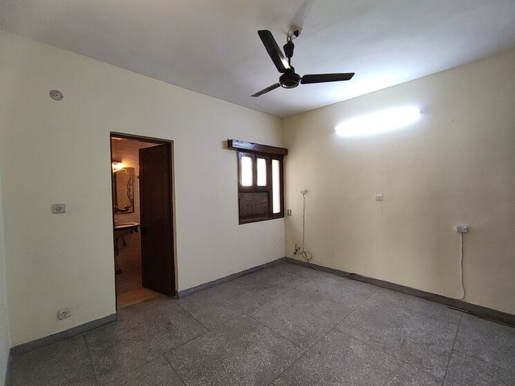 Room, vasant kunj 2 Bedroom 1100 Sq.Ft. Apartment In Vasant Kunj Delhi 8521630