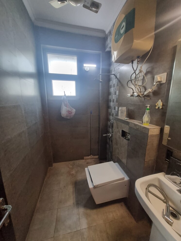 Bathroom, tulip-petals 3 Bedroom 1975 Sq.Ft. Penthouse In Sector 89 Gurgaon 8521650