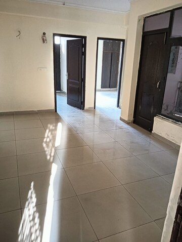 Room in 3 BHK Apartment at KW Srishti, Raj Nagar Extension – for Rent