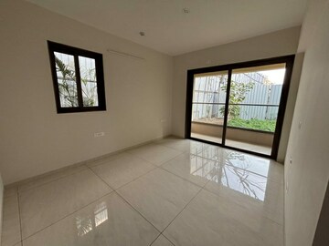 Room in 3 BHK Apartment at Kumar Magnacity, Manjri Budruk – for Sale