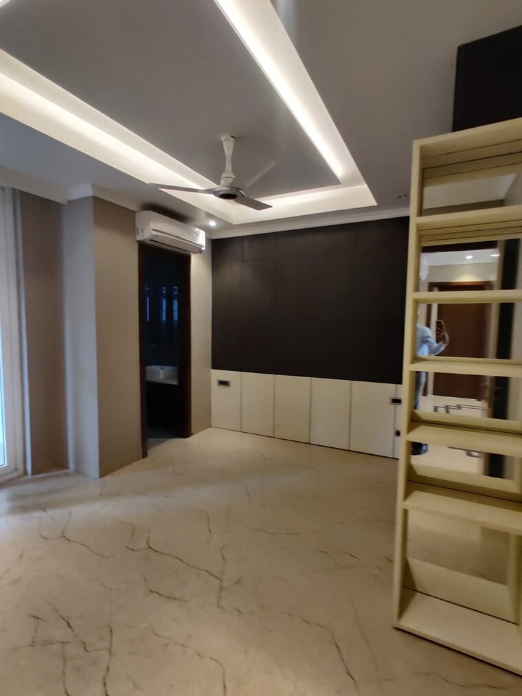 Room, sector 52 4 Bedroom 2000 Sq.Ft. Builder Floor In Sector 52 Gurgaon 8521918