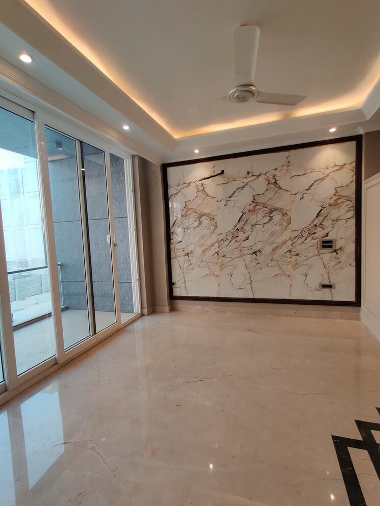 Living Room, sector 52 4 Bedroom 2000 Sq.Ft. Builder Floor In Sector 52 Gurgaon 8521918