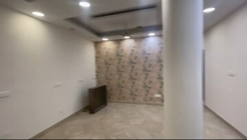 Room in 3 BHK Apartment at Mayur Vihar Phase ii – for Sale