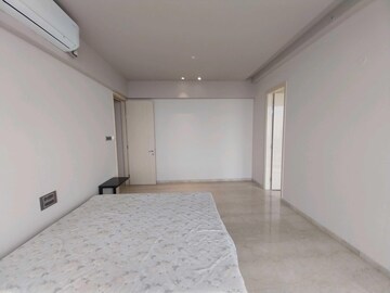 Bedroom in 4 BHK Apartment at Marathon Monte South, Byculla West – for Sale
