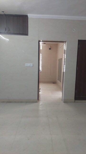 Room in 2 BHK Builder Floor at Sri Aurobindo Marg – for Rent