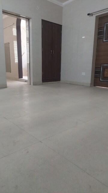 Room in 2 BHK Builder Floor at Sri Aurobindo Marg – for Rent