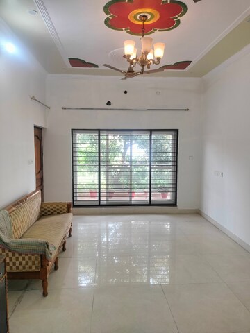 Room in 3 BHK Builder Floor at Gomti Nagar – for Rent