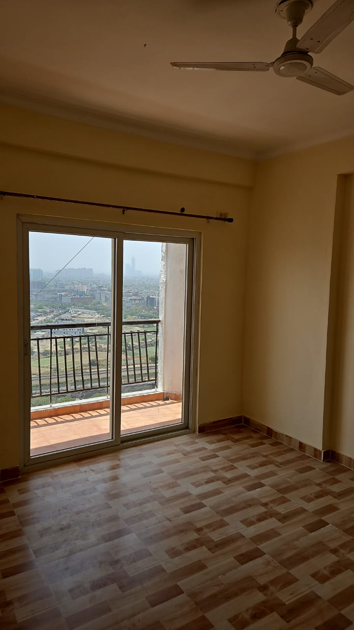 2 BHK + Study Room 1140 Sq.Ft. Apartment in Antriksh Golf View