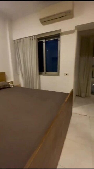 Bedroom in 2 BHK Apartment at Homeland Apartment, Andheri West – for Rent