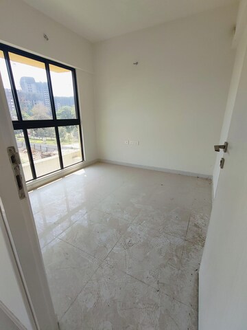 Room in 1.5 BHK Apartment at Runwal Gardens, Dombivli East – for Rent
