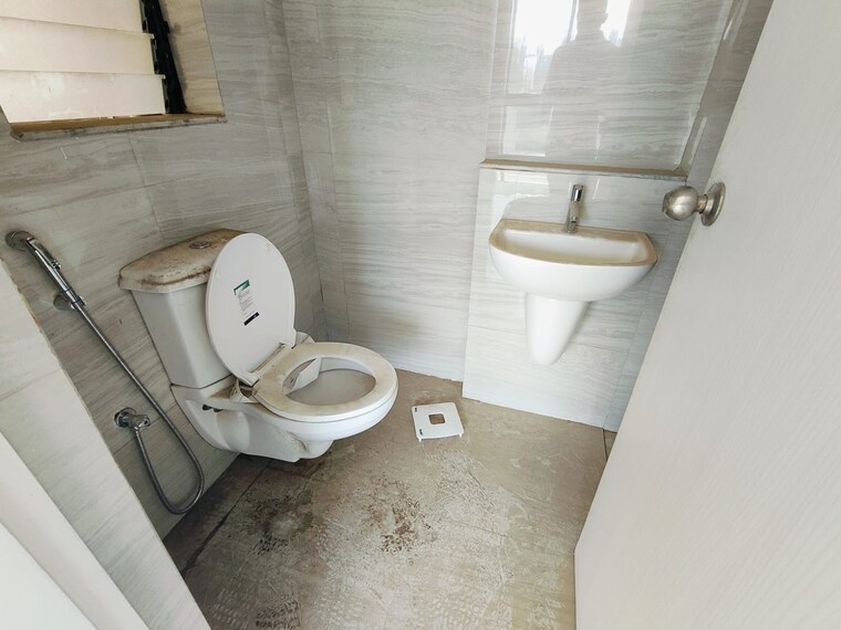 Bathroom, runwal-gardens 1.5 Bedroom 535 Sq.Ft. Apartment In Dombivli East Thane 8522594