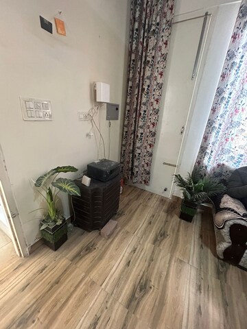 Room in 2 BHK Apartment at Neb Sarai – for Rent