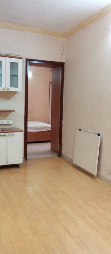 Room in 2 BHK Apartment at Sai Baba Enclave, Goregaon West – for Rent