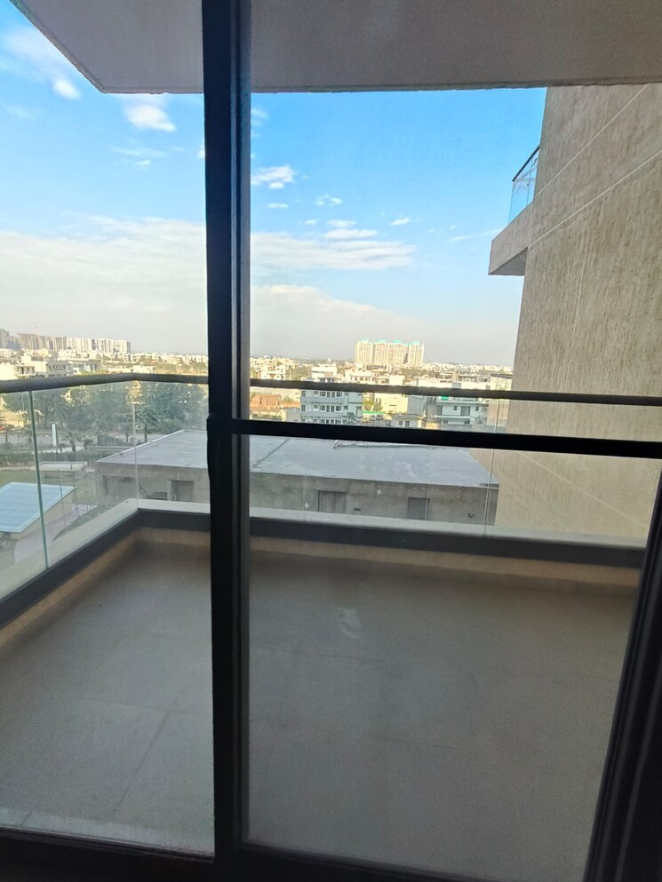 Balcony, saket 3 Bedroom 1300 Sq.Ft. Apartment In Saket Delhi 8522683