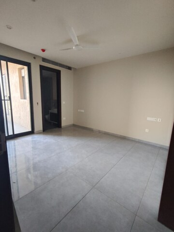 Room in 3 BHK Apartment at Saket – for Sale