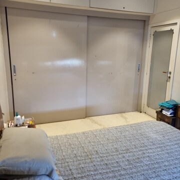 Bedroom in 2 BHK Apartment at Wellingdon View, Tardeo – for Rent