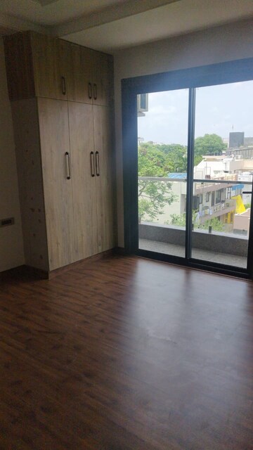 Bedroom in 3 BHK Builder Floor at South City 1 – for Sale