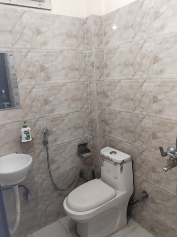 Attached Bathroom in 1 RK Builder Floor at Suncity Heights, Sector 54 – for Rent