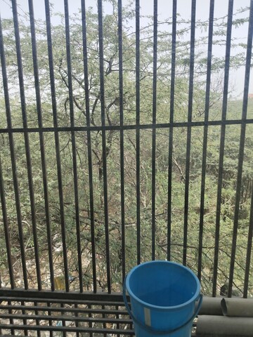 Balcony in 1 RK Builder Floor at Suncity Heights, Sector 54 – for Rent