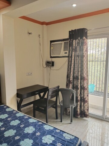 Room in 1 RK Builder Floor at Suncity Heights, Sector 54 – for Rent