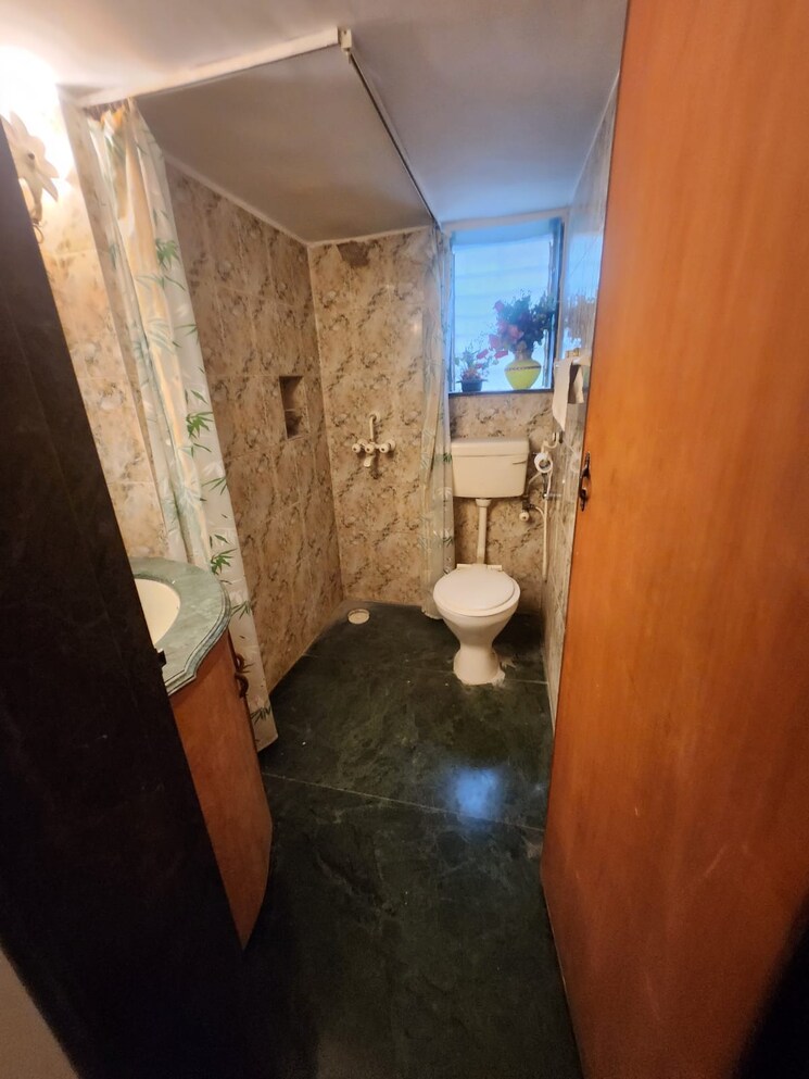 Bathroom, adani-western-heights-sky-apartments 4 Bedroom 1630 Sq.Ft. Apartment In Andheri West Mumbai 8523043