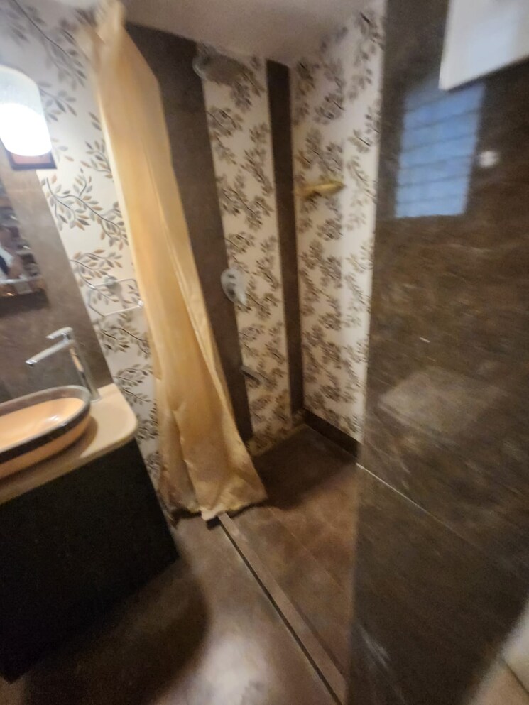 Bathroom, adani-western-heights-sky-apartments 4 Bedroom 1630 Sq.Ft. Apartment In Andheri West Mumbai 8523043