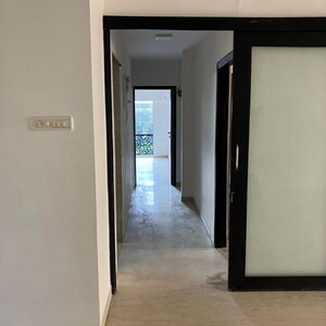 Room in 3 BHK Apartment at Khar West – for Sale