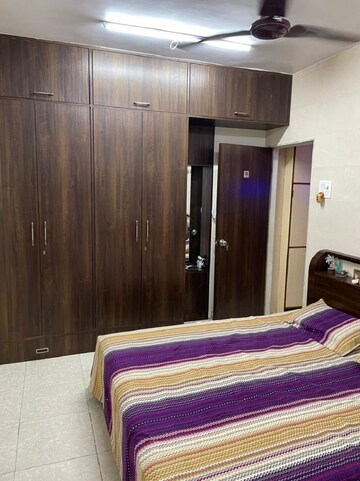 Bedroom in 1 BHK Apartment at Khar West – for Rent