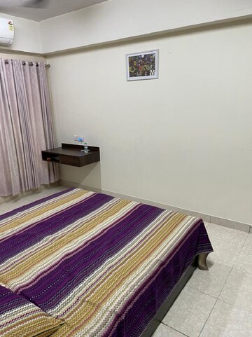Bedroom in 1 BHK Apartment at Khar West – for Rent
