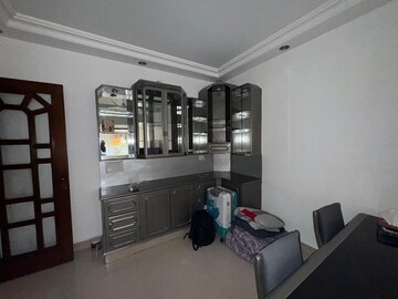 Room in 1 BHK Apartment at Bandra West – for Rent