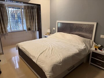 Bedroom in 1 BHK Apartment at Bandra West – for Rent