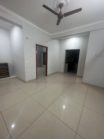 Room in 3 BHK Builder Floor at Sushant Lok 2, Sector 57 – for Rent
