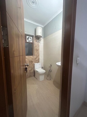 Bathroom in 3 BHK Builder Floor at Sushant Lok 2, Sector 57 – for Rent