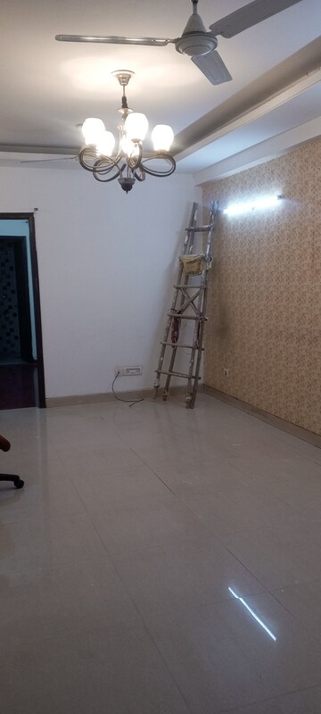 Room in 2 BHK Apartment at Paryavaran Complex – for Rent