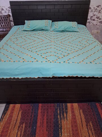 Bedroom in 3 BHK Builder Floor at Chitranjan Park – for Rent