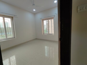 Room in 3 BHK Apartment at Kondapur – for Rent