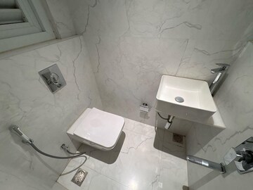 Bathroom in 4 BHK Apartment at Lokhandwala Minerva Mahalaxmi, Mahalaxmi – for Sale