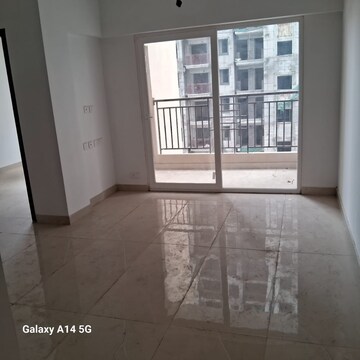 Room in 2 BHK Apartment at Amrapali Golf Homes, Sector 4, Greater Noida – for Sale