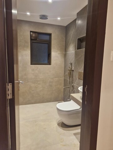  2 BHK Apartment at Rishabraj Blue Lotus, Khar West – for Rent