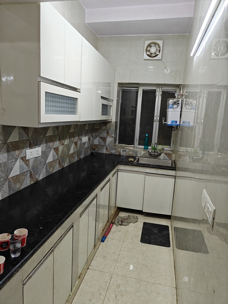 Kitchen, vidhi-apartment-ip-extension 2 Bedroom 900 Sq.Ft. Apartment In Ip Extension Delhi 8524086